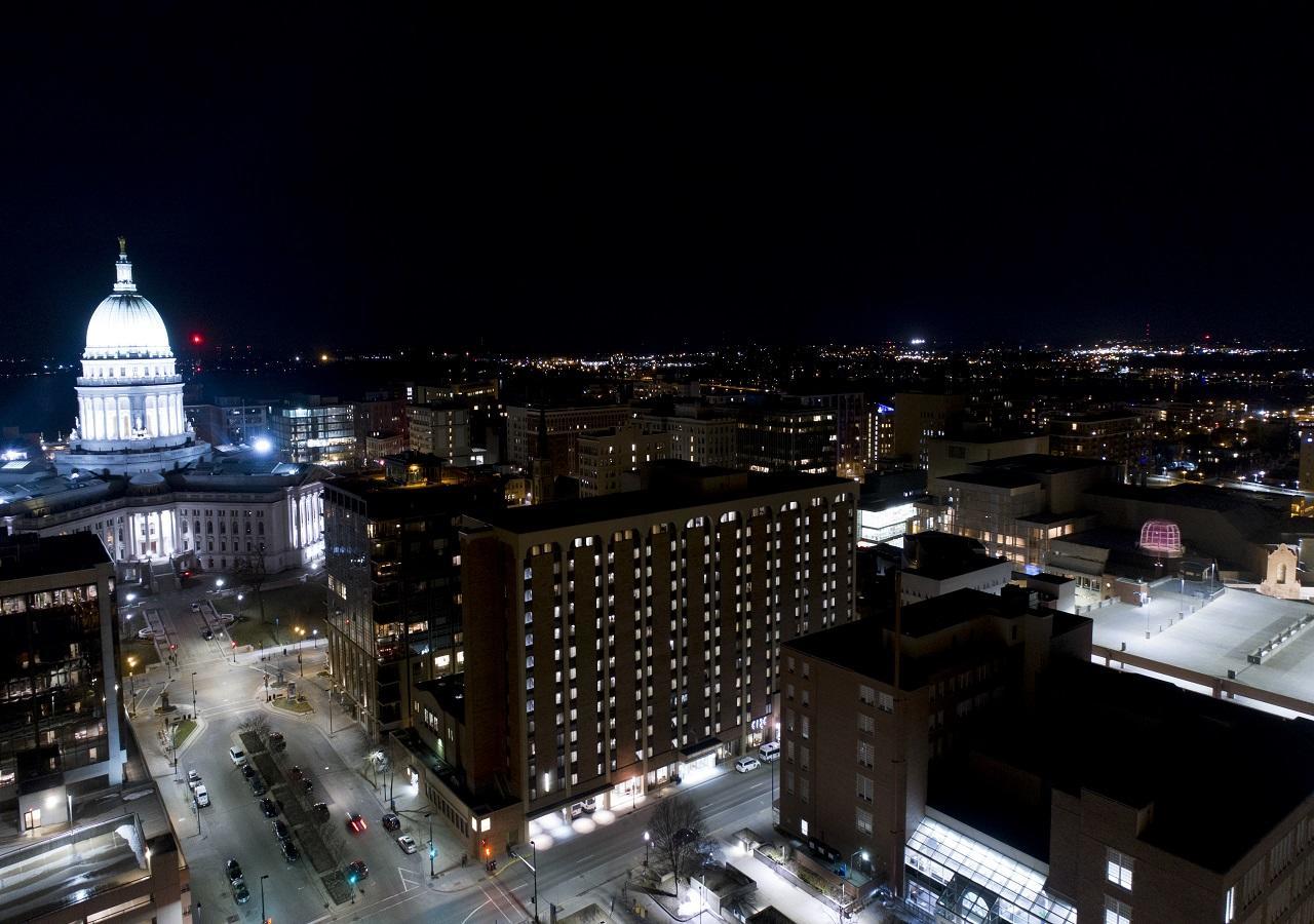 The Madison Concourse Hotel Exterior foto